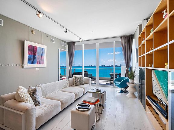 3rd image of 2020 N Bayshore Dr APT 1508
