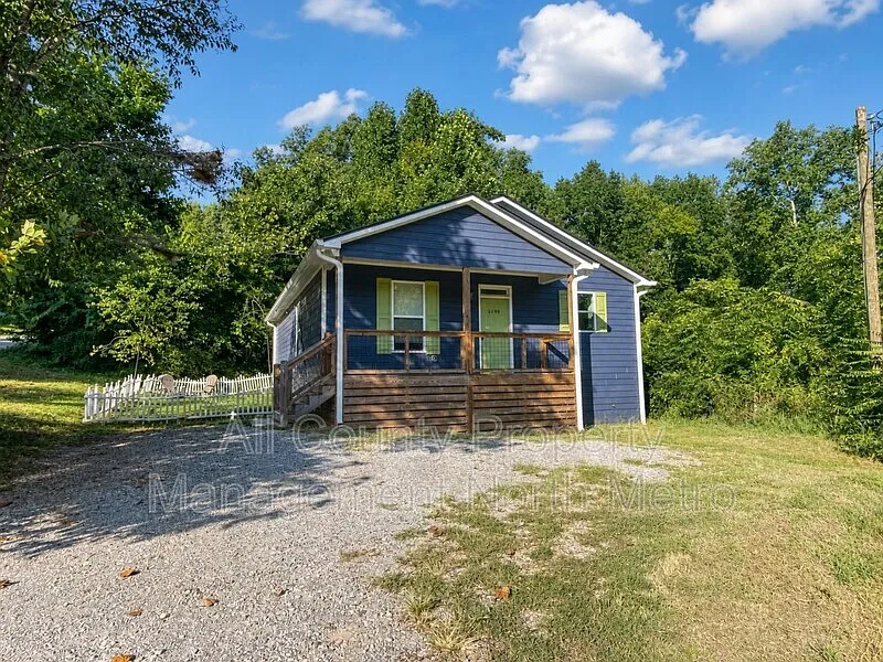 5390 Valley Dr