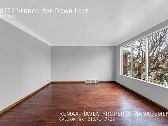 3rd image of 10725 Vernon Ave