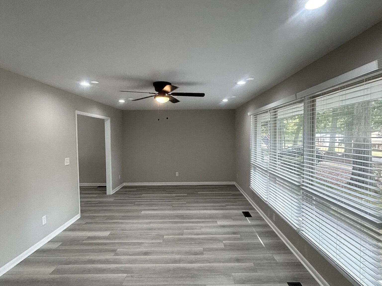 4 bed, 3.0 bath, 2472 sqft, $2,715 — Photo 3