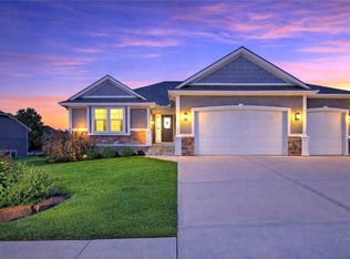 800 154th Pl, Basehor, KS 66007