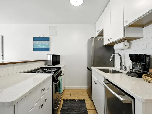 917 Pacific Ave #A, Virginia Beach, VA 23451