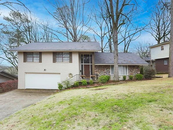 8907 Leatrice Dr, Little Rock, AR 72227