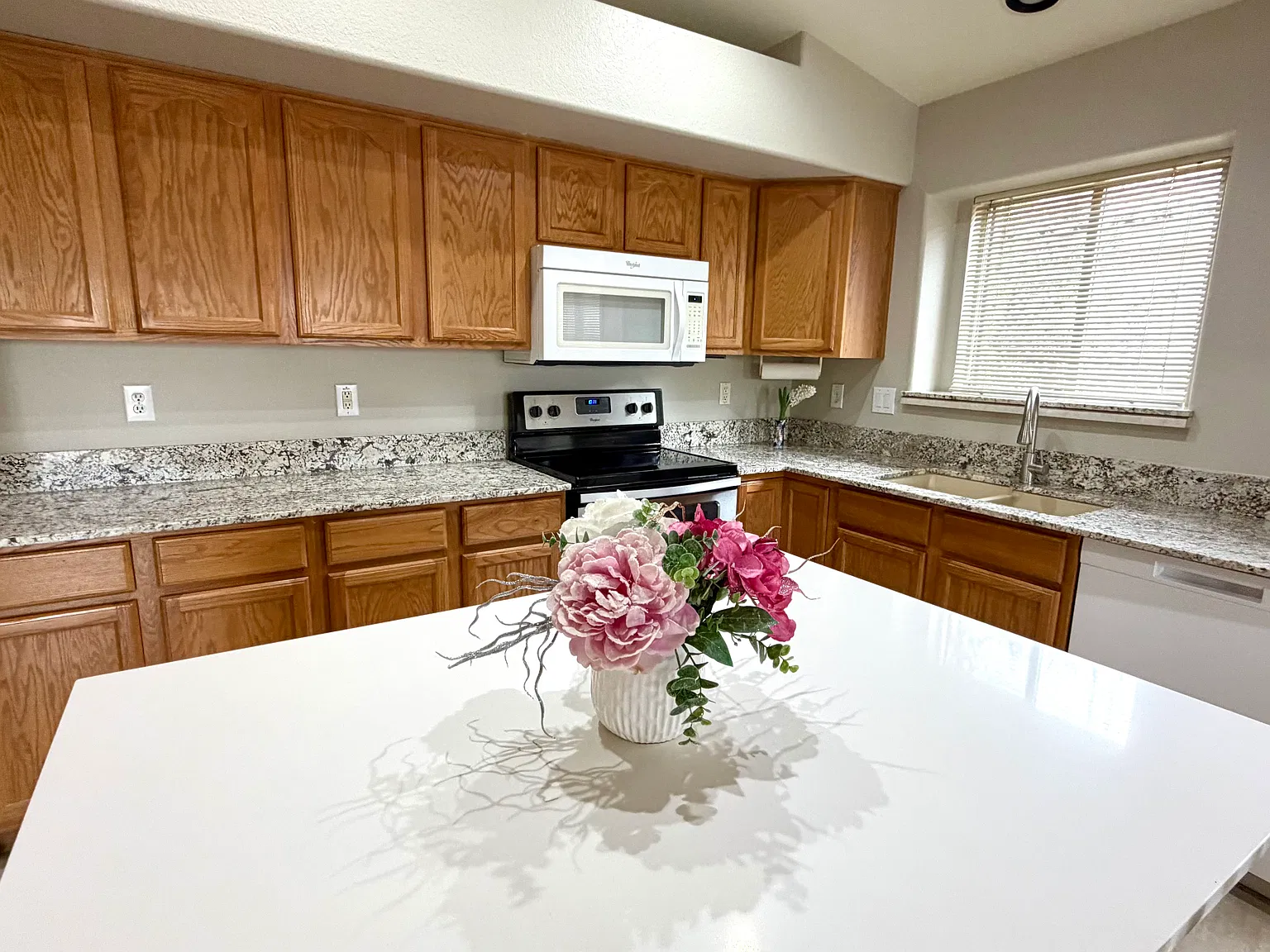 15275 W Tad Ln — Photo 4