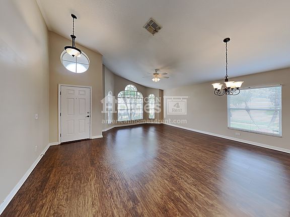 4th image of 1221 Crimson Clover Ln