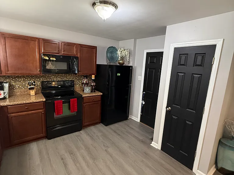 270 Countryshire Dr — Photo 6
