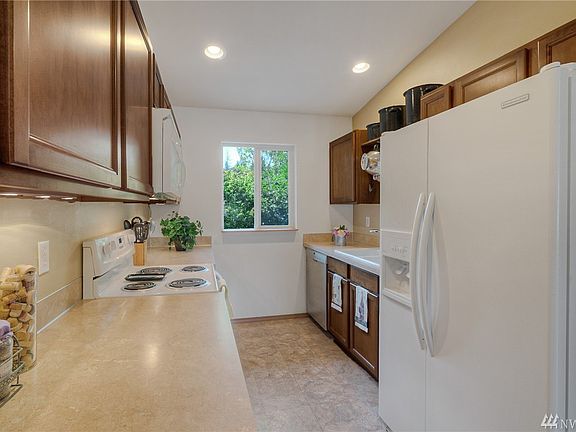 2nd image of 20202 La Paloma Dr E