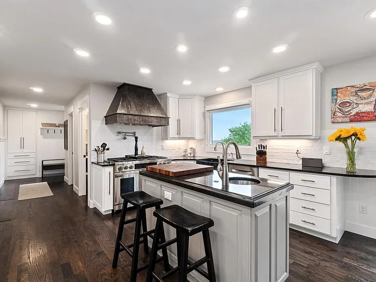 4201 Picadilly Dr — Photo 3