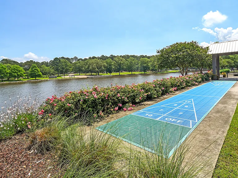 Lakeshore Pointe Apartment Homes — Photo 30