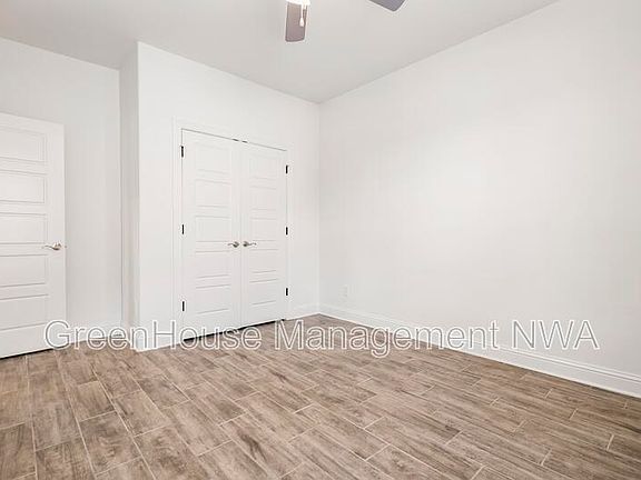 5th image of 720 Merryfield St