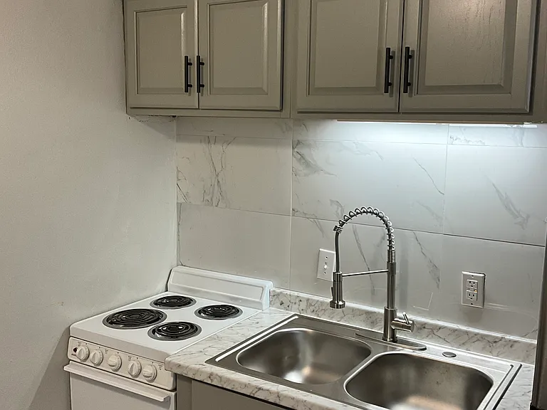 606 Corona Ave #A — Photo 3