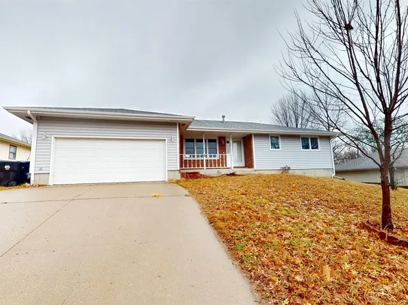 2712 SW Gainsboro Rd, Topeka, KS 66614