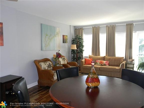 5th image of 3250 NE 28th St APT 210
