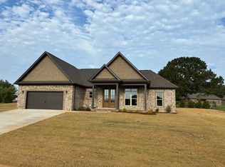 205 Dogwood Dr, Rogersville, AL 35652