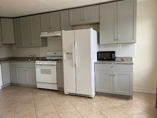 Rented by Capri Jet Realty Corp | media 17