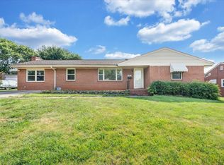 5737 Thornrose Rd, Roanoke, VA 24012
