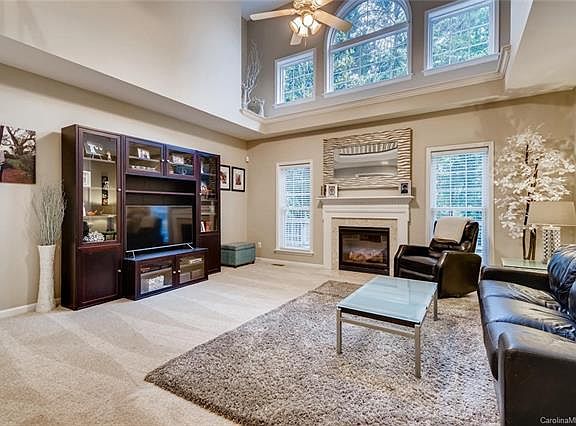 4th image of 11610 Shimmering Lake Dr