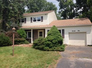 24 Chaucer Rd, Manalapan, NJ 07726