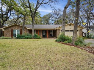 2847 Oak Forest Dr, Grapevine, TX 76051