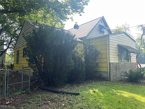 3rd image of 263 Matta Ave