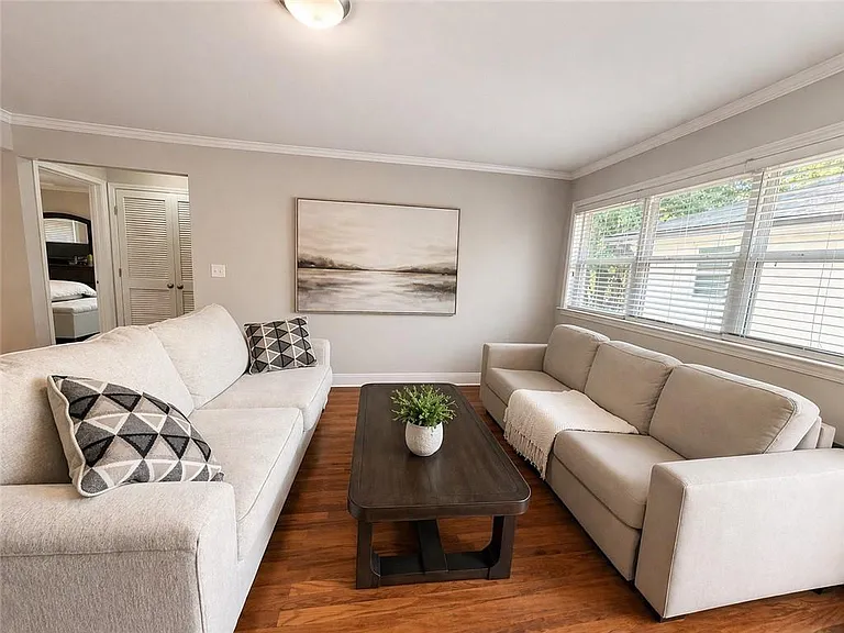 48 Peachtree Ave #221 — Photo 5