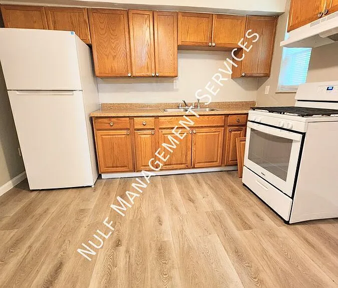 459 Idlewood Rd — Photo 1