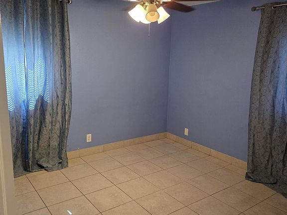 4th image of 313 SW 80th Ave