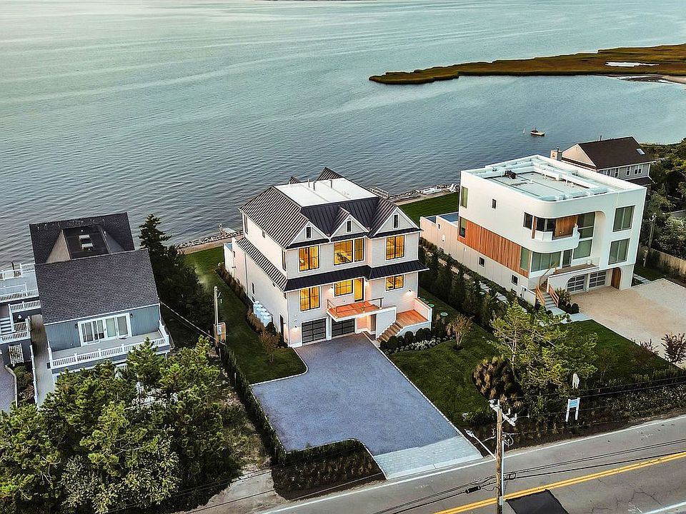 1st image of 498 Dune Rd
