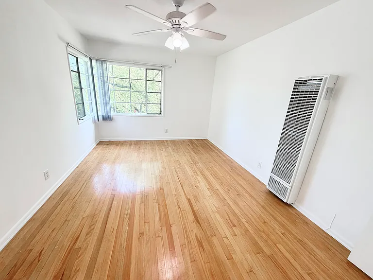 235 E California Blvd — Photo 21