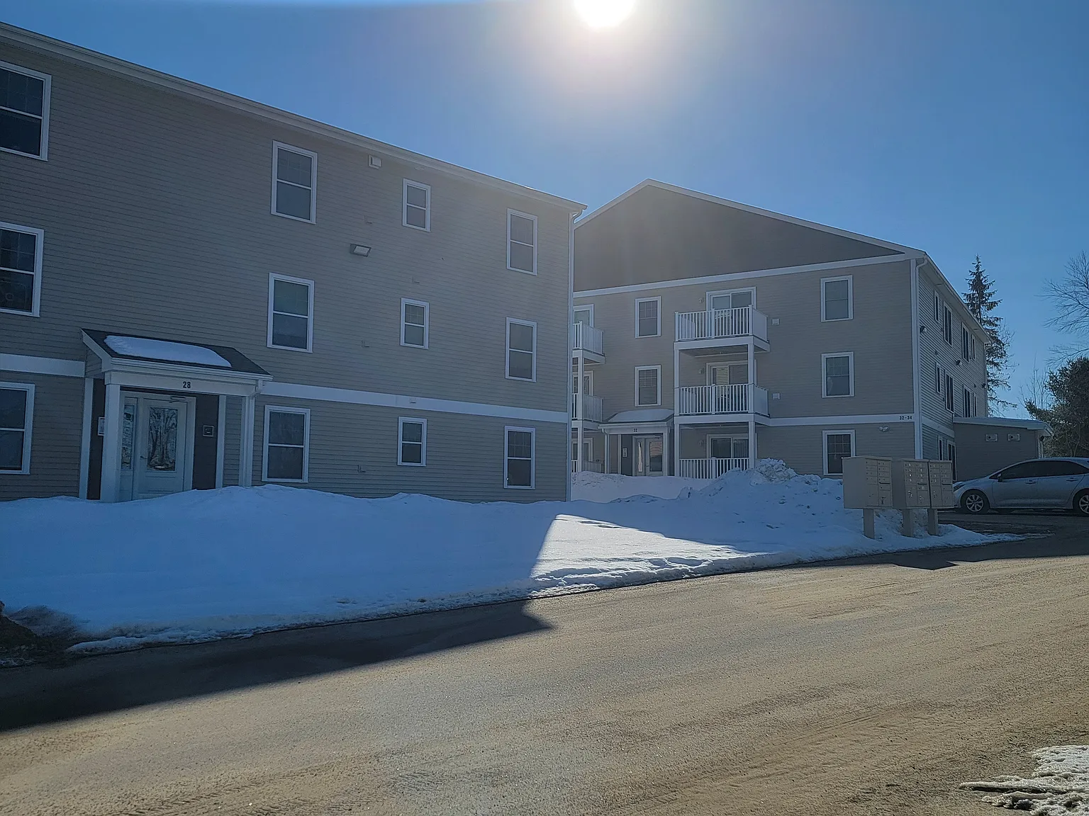 2 bed, 1000 sqft, $1,800 — Photo 2