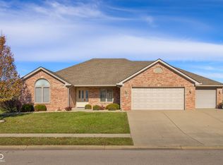 5138 Imperial Dr, Columbus, IN 47203