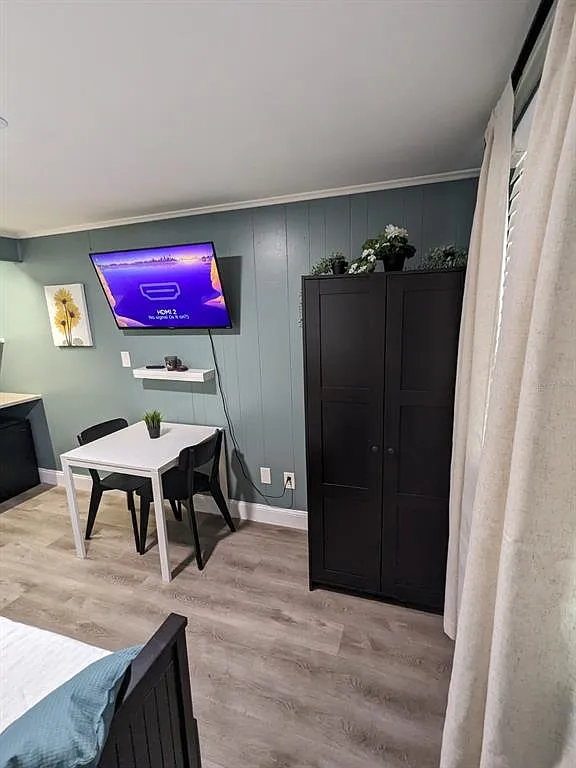 Studio, 1.0 bath, 250 sqft, $879 — Photo 4
