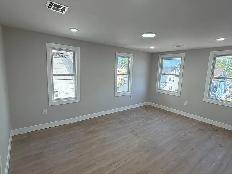 1439 Compton Ter #G1 — Photo 12
