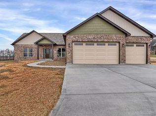 105 Ridgeview Oaks Dr, Washington, MO 63090