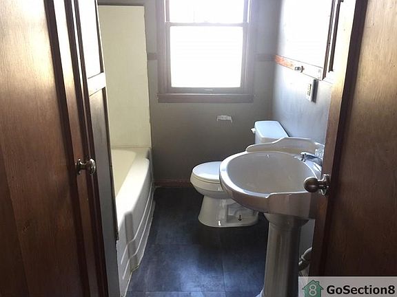 5th image of 3605 N Lasalle St