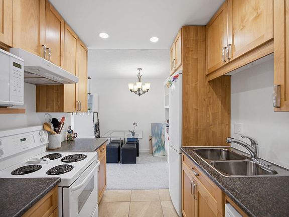 3rd image of 2710 Lonsdale Ave #307