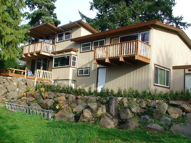 5 bed, 2640 sqft, $5,999 — Photo 3