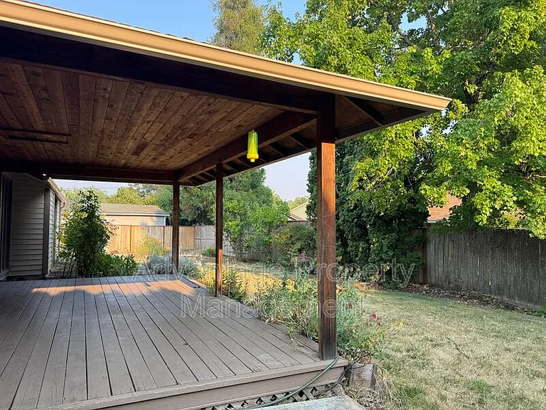 1440 NW Meadowgreen Pl — Photo 12