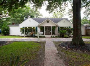 229 Central Caldwood Dr, Beaumont, TX 77707
