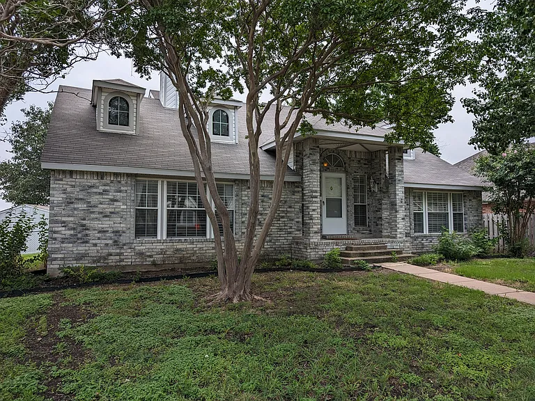 5232 Goodman Dr — Photo 2