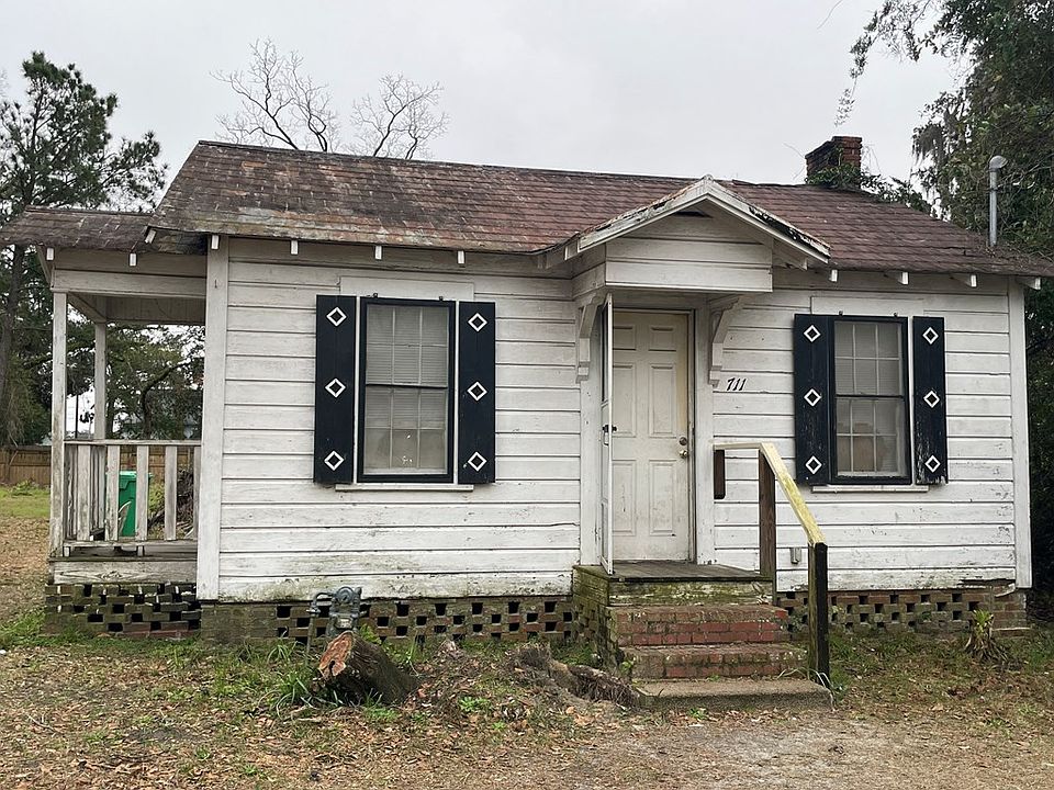 2nd image of 709 Hill Ter #711