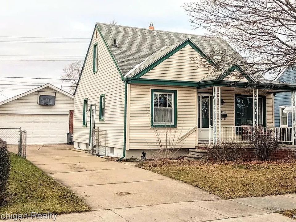 1st image of 3450 22nd St