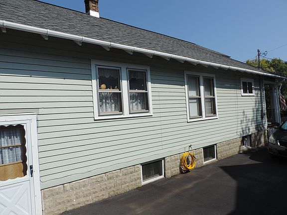driveway side with entrance