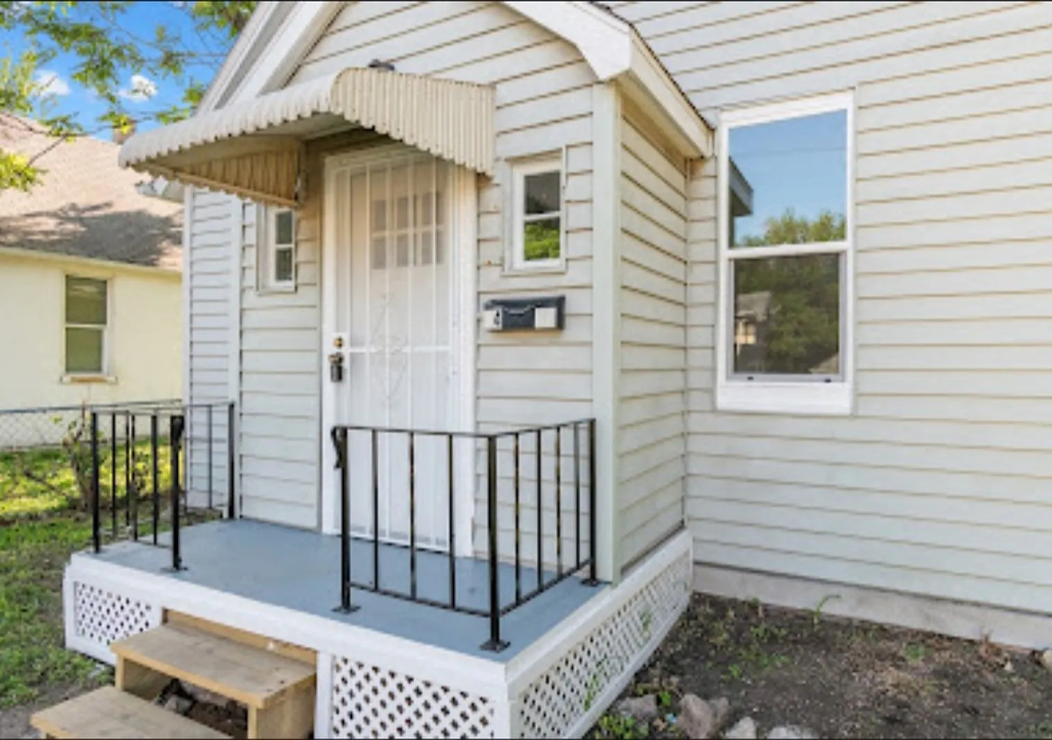 Updated 2 Bedroom Home! — Photo 4