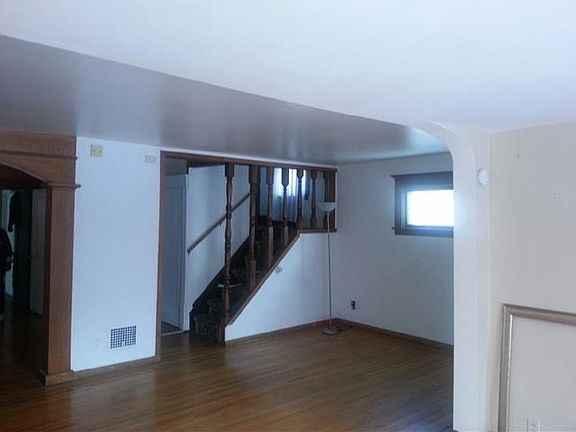 5th image of 242 Dartmouth Ave