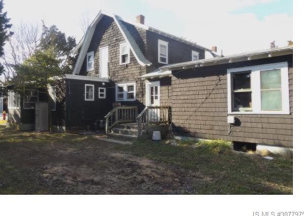 2nd image of 215 W 22nd St