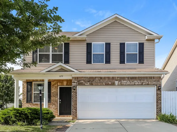672 Cloverfield Ln, Greenwood, IN 46143