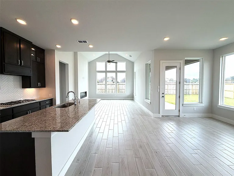 26127 Mossy Greens Dr — Photo 3