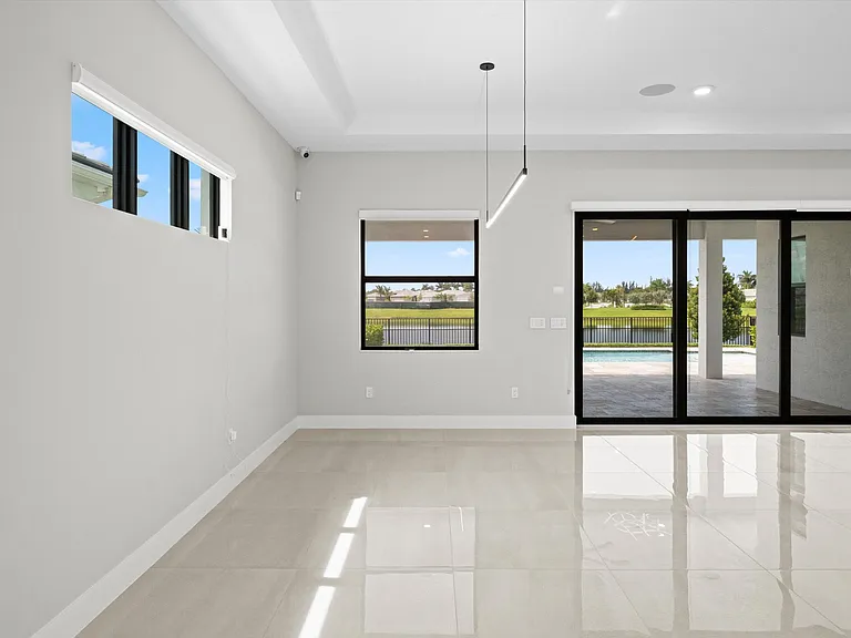 15664 Merritt Dr — Photo 16