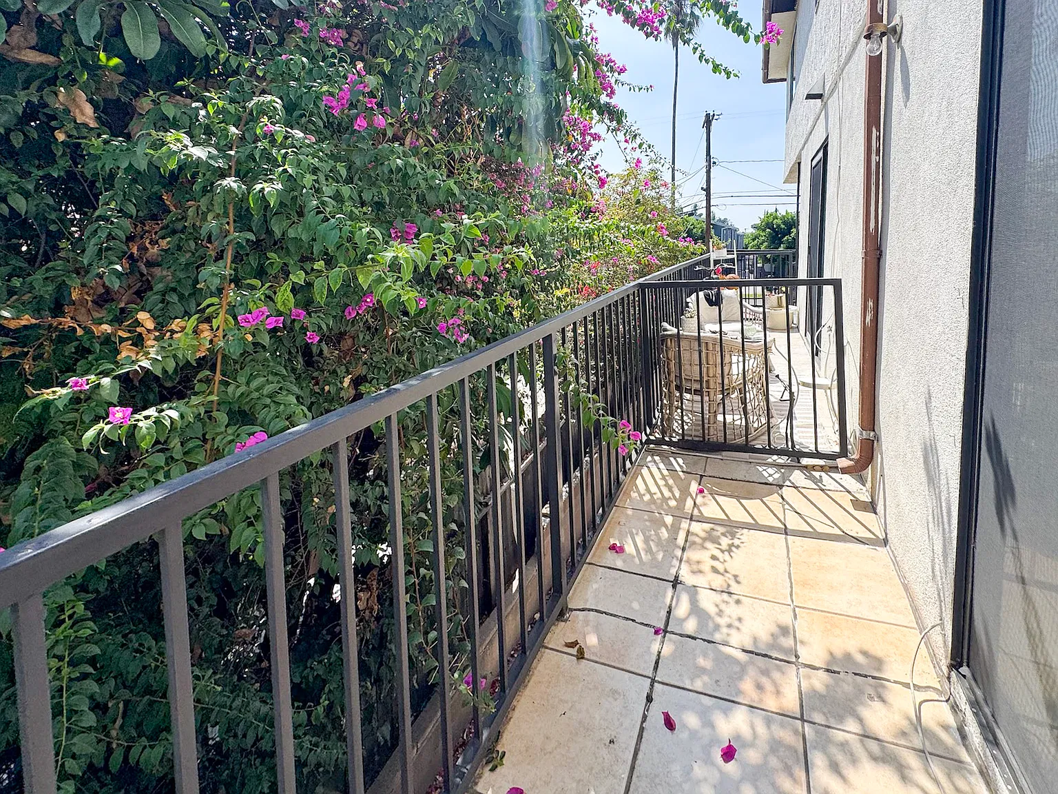 3 bed, 2.5 bath, 1300 sqft, $3,295 — Photo 4